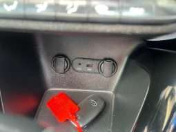 
										KIA Ceed 1.6 GDi 4 Tech DCT Euro 5 5dr full									