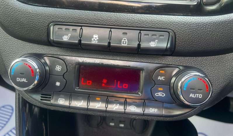 
								KIA Ceed 1.6 GDi 4 Tech DCT Euro 5 5dr full									