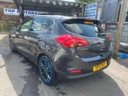 
										KIA Ceed 1.6 GDi 4 Tech DCT Euro 5 5dr full									