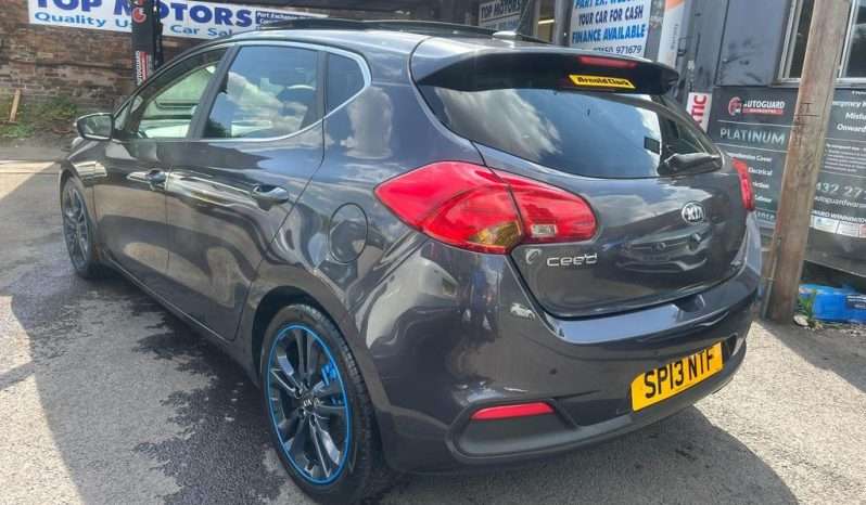 
								KIA Ceed 1.6 GDi 4 Tech DCT Euro 5 5dr full									